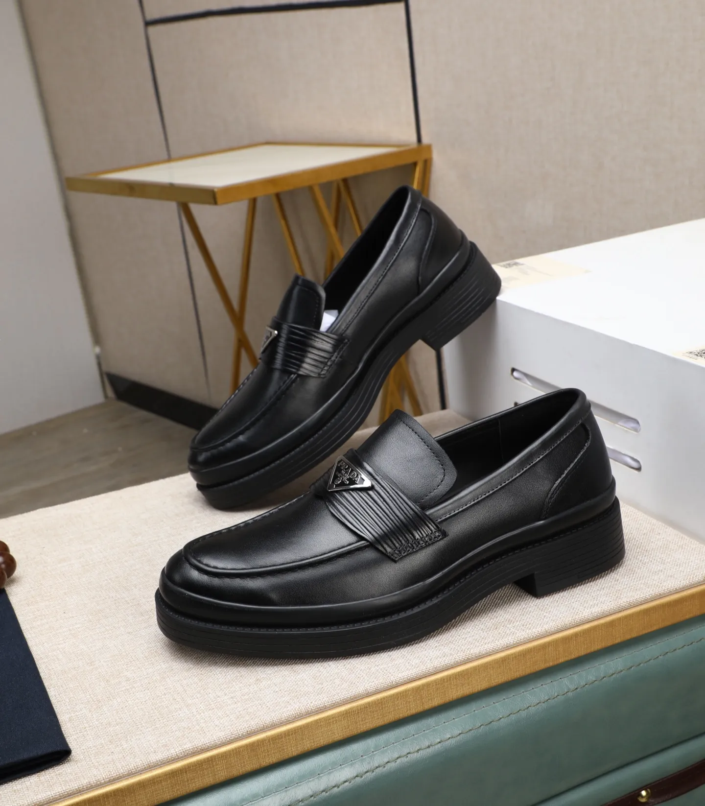 Men's men's shoes 💰540 (water-dyed cow leather) 📛📛PRADA high-end counter's latest formal business leather shoes 👔original and highest quality! Imported from Italy 🇮🇹 first-layer calfskin fabric ➕ cowhide lining Original outsole Formal size: 38➖44 (45 customized)